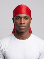Roter seidiger Durag