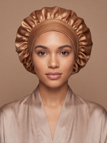 Goldenes seidiges Bonnet